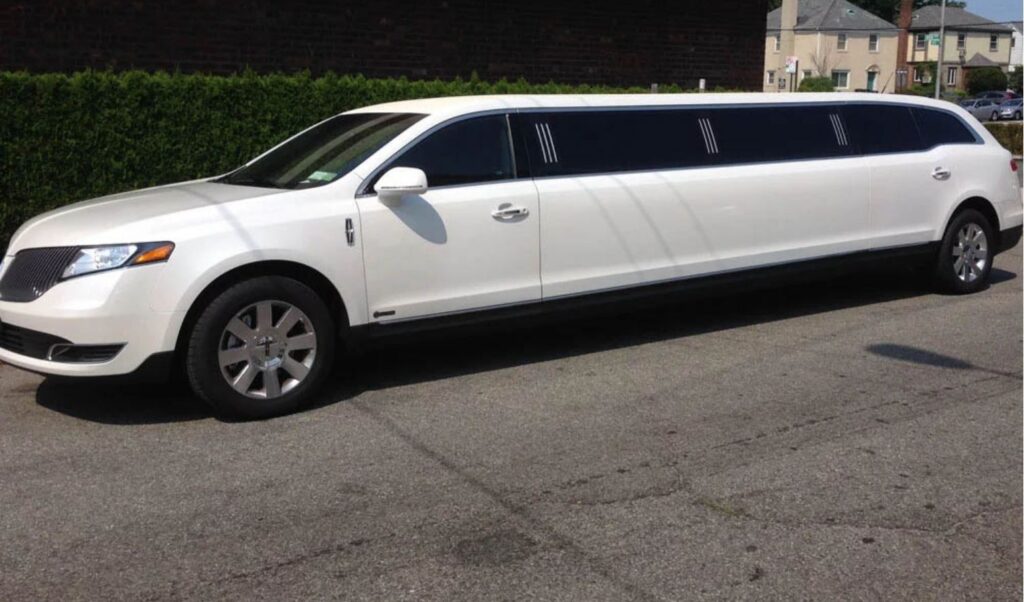 Lincoln-MKT-Limousine