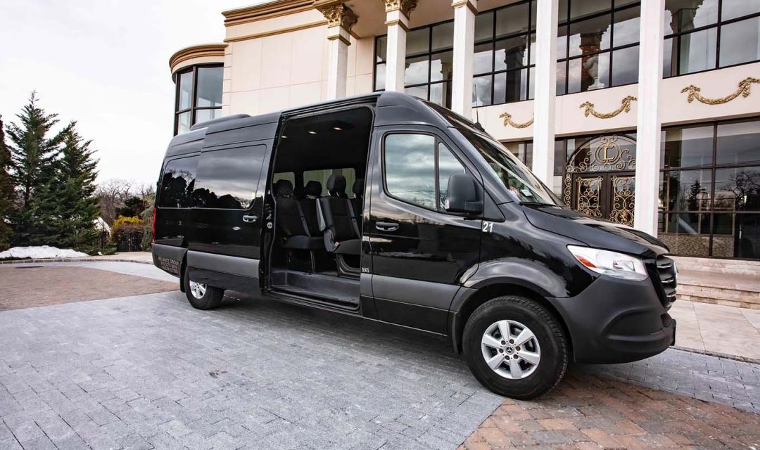 Mercedes-Sprinter-Van